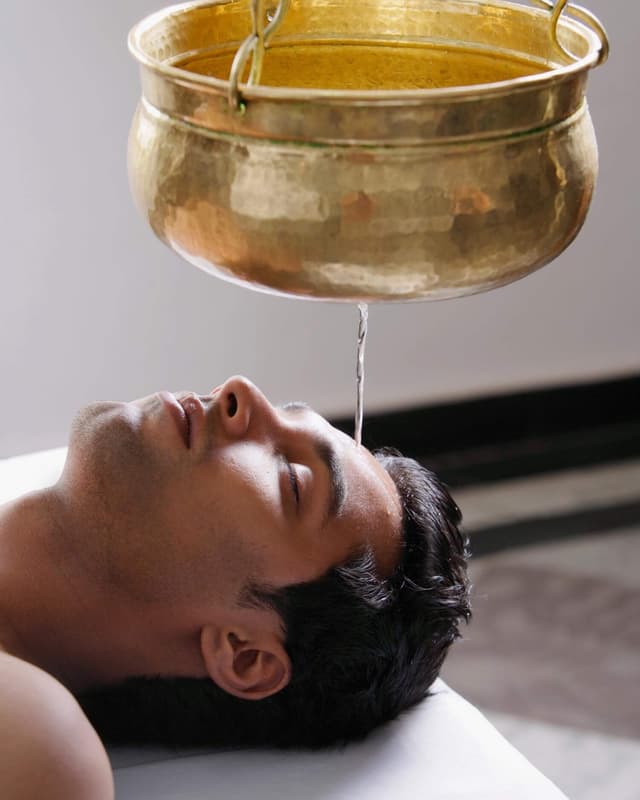 Bindi-Shirodhara